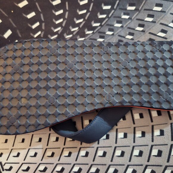 PUMA Sandals Flip Flops Size UK 10 USA 11 - Picture 5 of 5